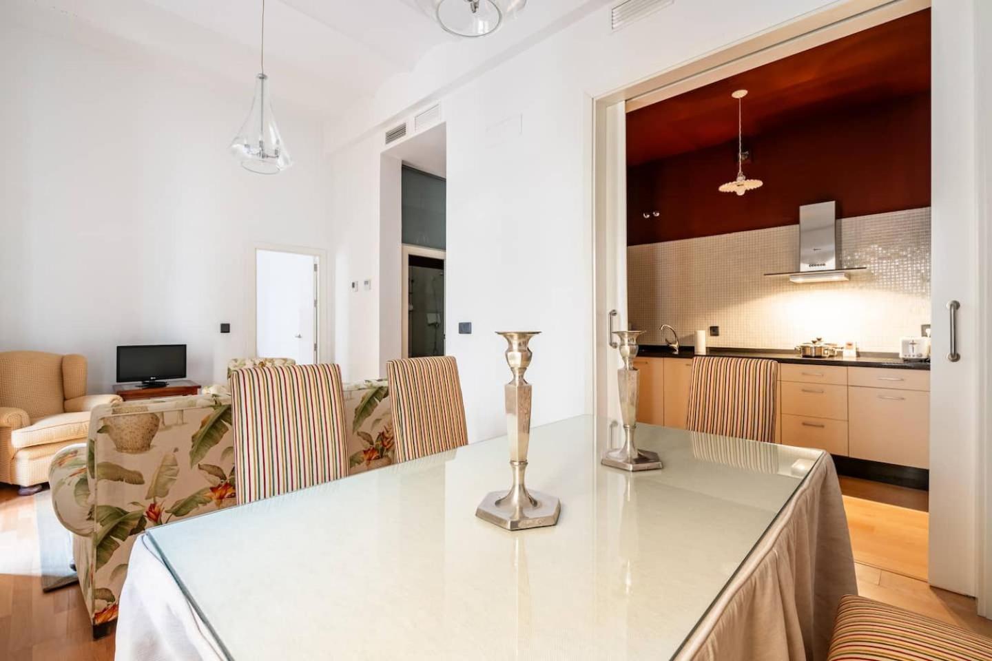 Komodo Sierpes: Bright & Classy Central Apartment Севиля Екстериор снимка
