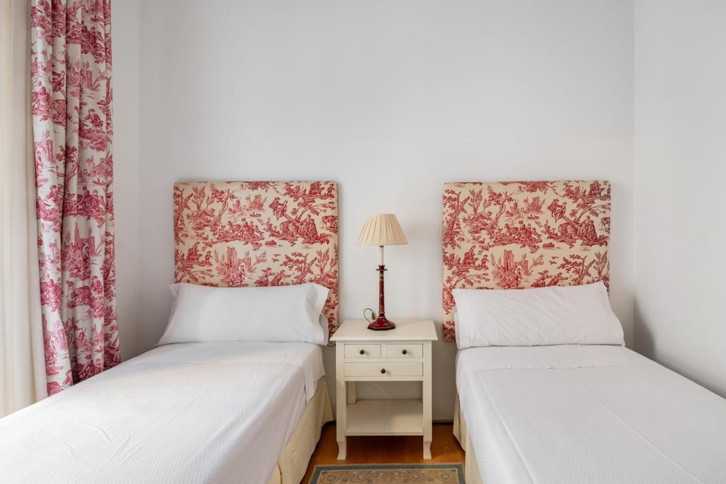 Komodo Sierpes: Bright & Classy Central Apartment Севиля Екстериор снимка