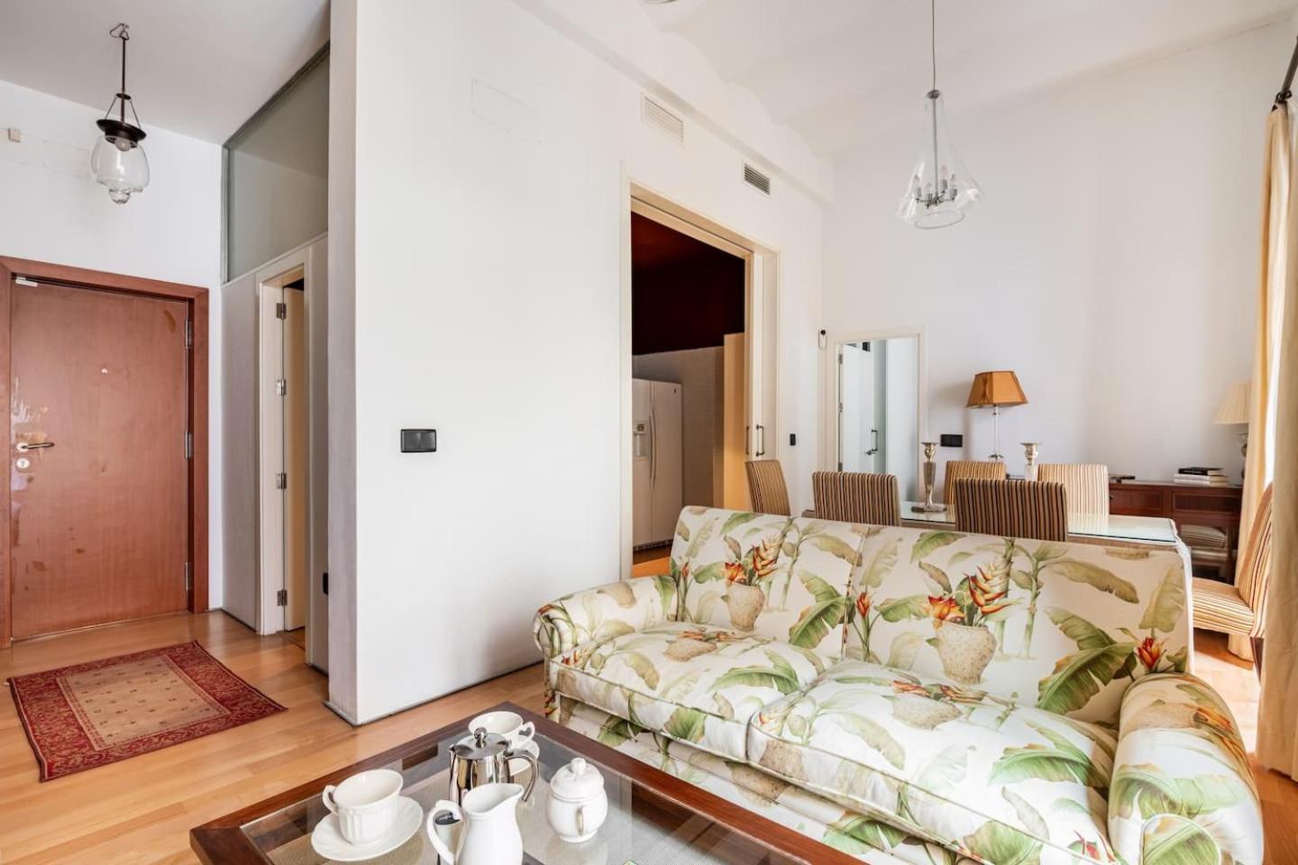 Komodo Sierpes: Bright & Classy Central Apartment Севиля Екстериор снимка