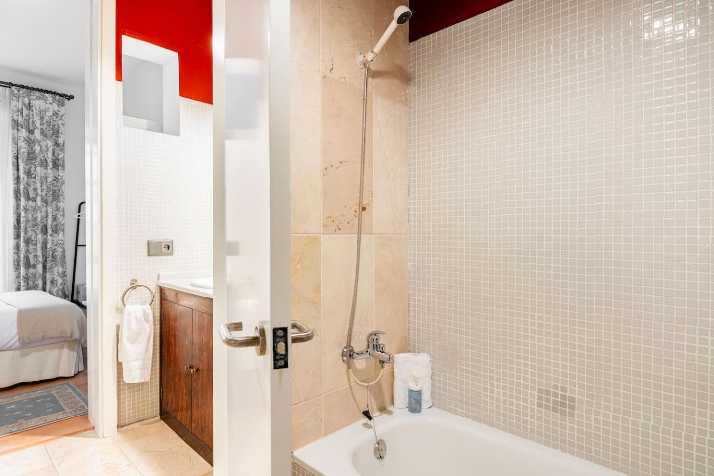 Komodo Sierpes: Bright & Classy Central Apartment Севиля Екстериор снимка